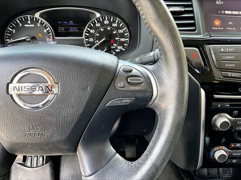 Used 2020 Nissan Pathfinder SV AWD/4WD image 11