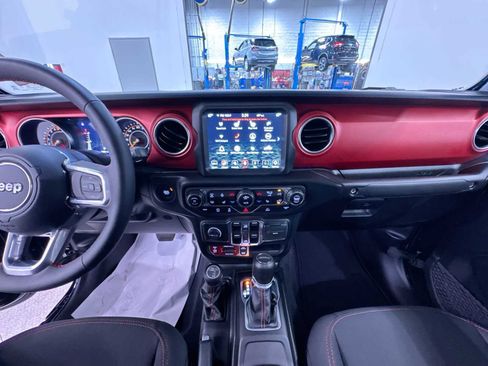 Used 2023 Jeep Gladiator Rubicon w/ LED Lighting Group AWD/4WD image 23