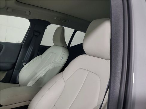 Certified 2026 Volvo XC40 B5 Plus AWD/4WD image 23