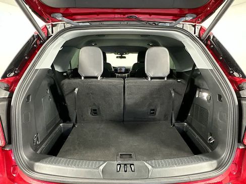 Certified 2022 Ford Explorer XLT w/ Equipment Group 202A image 21