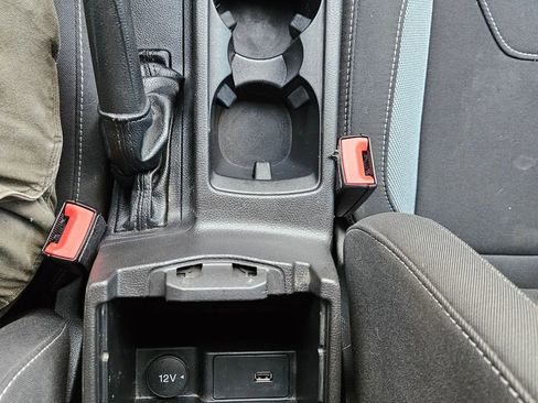 Used 2018 Ford Focus ST image 18