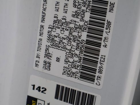 Used 2024 Toyota Tacoma TRD Sport w/ TRD Sport Upgrade Package image 21