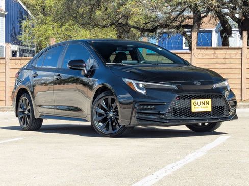 Used 2023 Toyota Corolla SE image 1