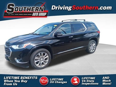 Used 2018 Chevrolet Traverse Premier w/ Driver Confidence II Package FWD image 1