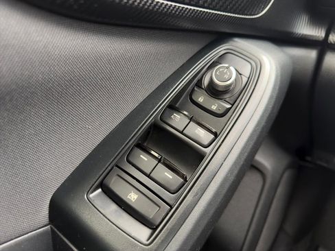 Used 2020 Subaru Crosstrek 2.0i Premium image 9