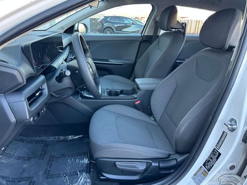 Used 2025 Kia K4 LXS image 35