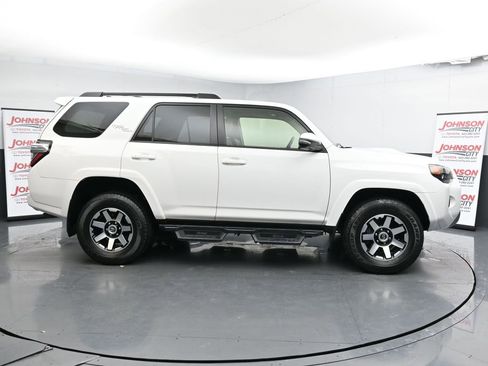 Used 2022 Toyota 4Runner TRD Off-Road Premium image 9