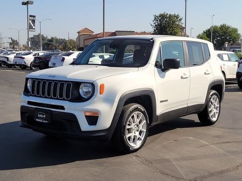 Used 2023 Jeep Renegade Latitude AWD/4WD image 9