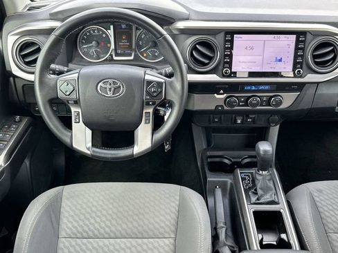 Used 2022 Toyota Tacoma SR5 RWD image 13