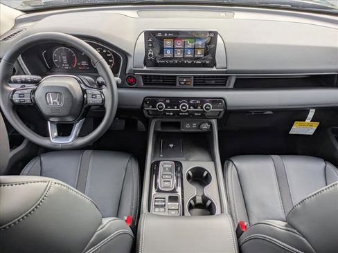 New 2025 Honda Pilot Touring image 16