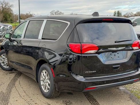 New 2026 Chrysler Voyager LX FWD image 9