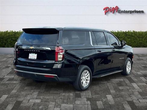 Used 2022 Chevrolet Suburban LT RWD image 8