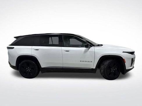 Used 2024 Jeep Wagoneer Launch Edition image 2