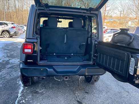 Used 2022 Jeep Wrangler Sport S image 29