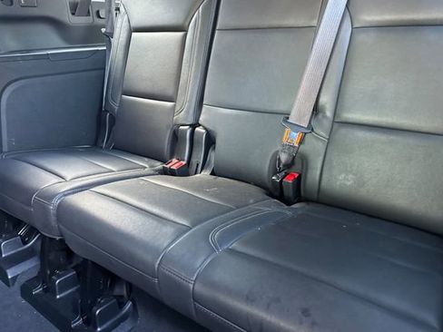 Used 2024 GMC Yukon XL SLT image 15