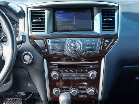 Used 2015 Nissan Pathfinder SL w/ Cargo Package image 8