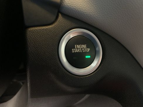 Used 2024 Chevrolet Equinox LT FWD image 20