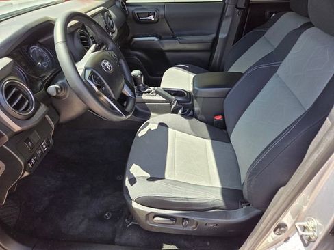 Used 2021 Toyota Tacoma TRD Sport w/ Technology Package AWD/4WD image 10