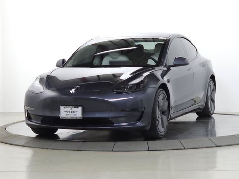 Used 2022 Tesla Model 3 Long Range AWD/4WD image 3