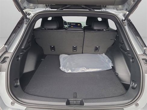 New 2026 Chevrolet Equinox EV LT image 32