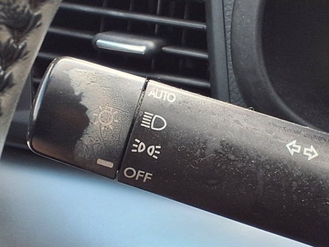 Used 2011 Subaru Legacy 2.5i Premium AWD/4WD image 10