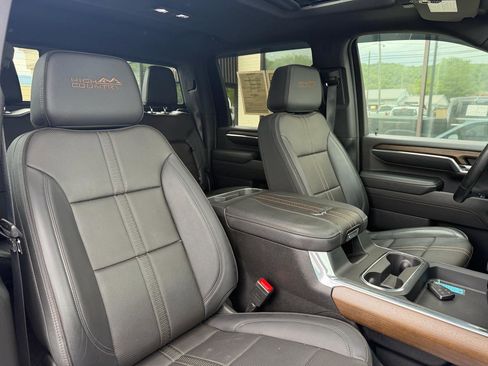 Used 2024 Chevrolet Silverado 2500 High Country w/ High Country Premium Package AWD/4WD image 21