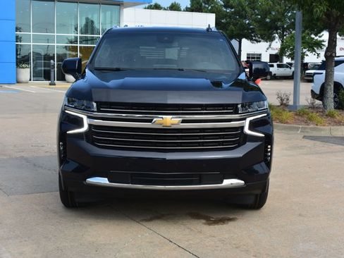 Used 2023 Chevrolet Suburban LT AWD/4WD image 2