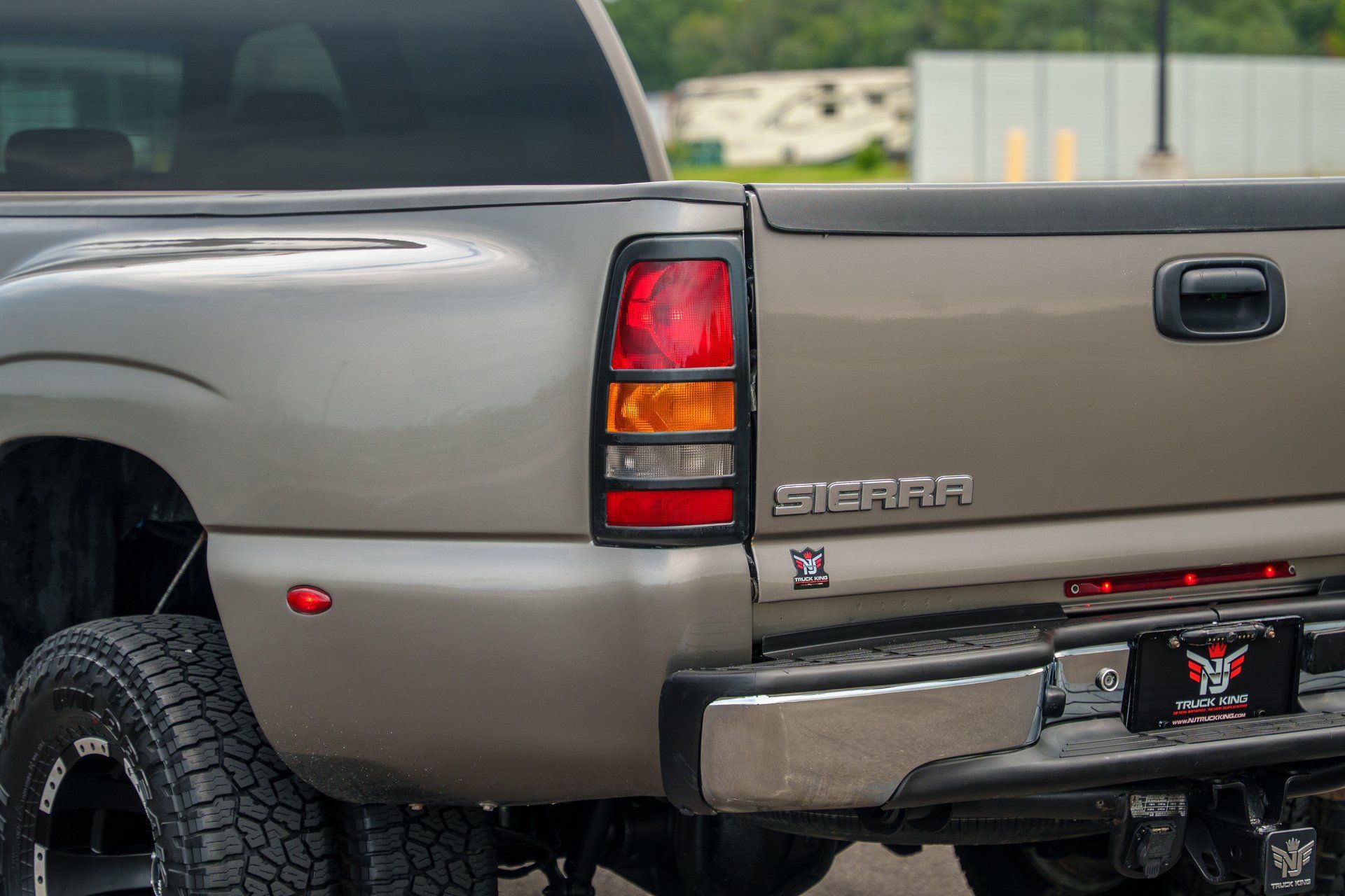 Used 2006 GMC Sierra 3500 SLE w/ Heavy-Duty Power Package AWD/4WD image 34