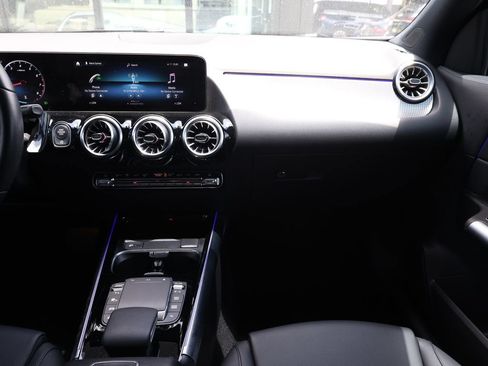Used 2023 Mercedes-Benz GLA 250 4MATIC w/ Premium Package image 24