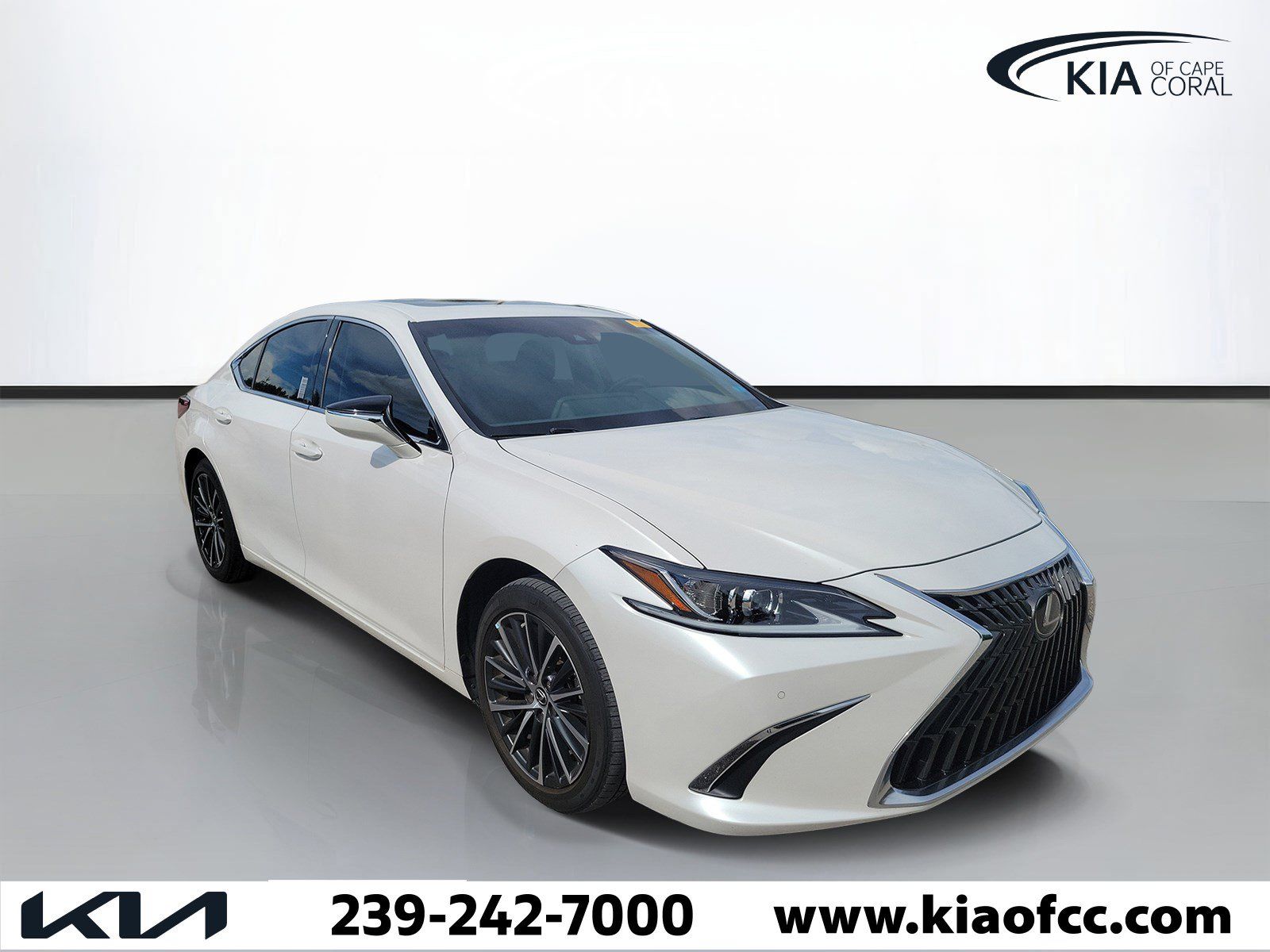 Used 2024 Lexus ES 350 w/ Premium Package FWD image 1