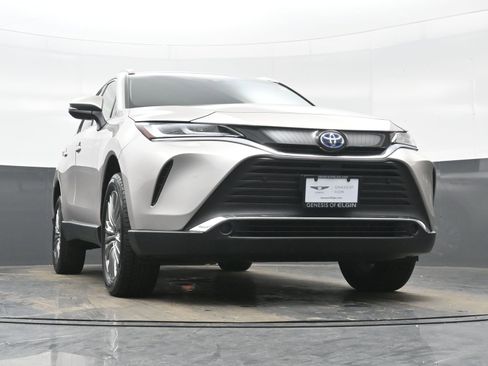 Used 2022 Toyota Venza XLE image 33