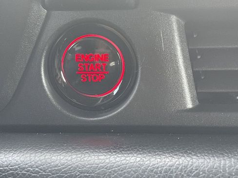 Certified 2023 Honda Pilot Touring image 27