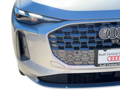 New 2025 Audi Q5 Premium image 11