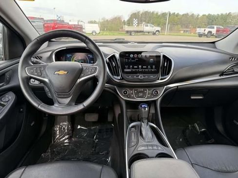 Used 2018 Chevrolet Volt Premier FWD image 12
