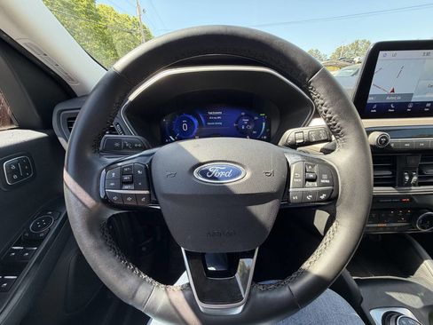 Used 2022 Ford Escape SEL w/ Technology Package image 15