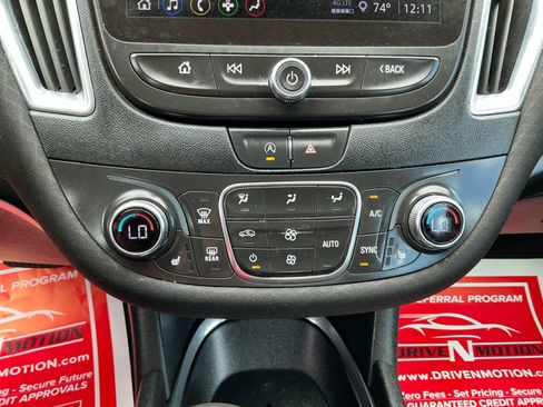 Used 2021 Chevrolet Malibu LT image 32