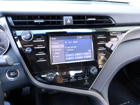 Used 2018 Toyota Camry SE w/ Convenience Package FWD image 43