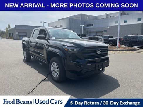 Used 2025 Toyota Tacoma SR5 AWD/4WD image 1