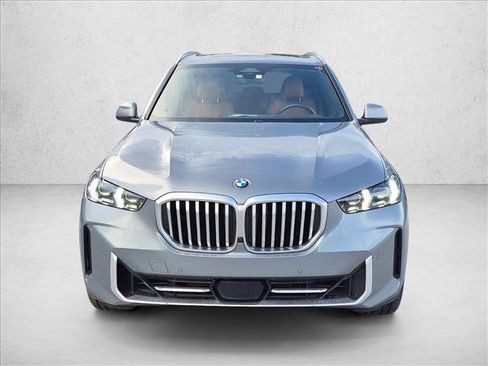Used 2024 BMW X5 sDrive40i w/ Premium Package RWD image 2