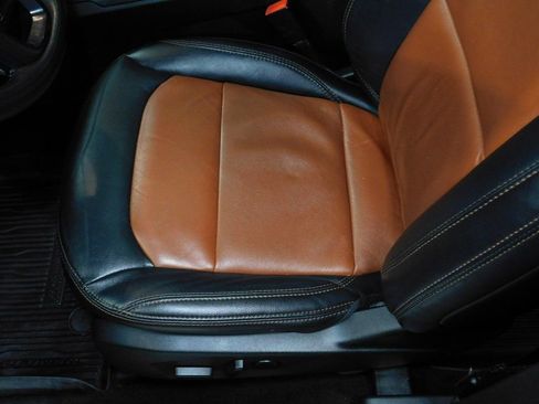 Used 2019 Ford Explorer XLT w/ XLT Desert Copper Package image 34