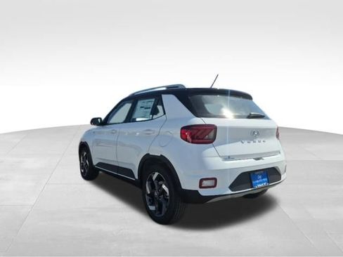 New 2026 Hyundai Venue SEL FWD image 7