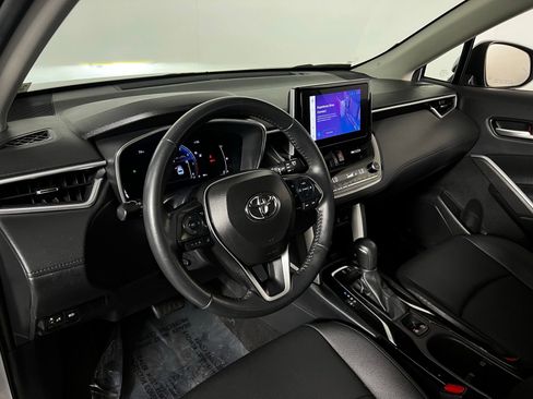 Certified 2024 Toyota Corolla Cross XLE FWD image 12