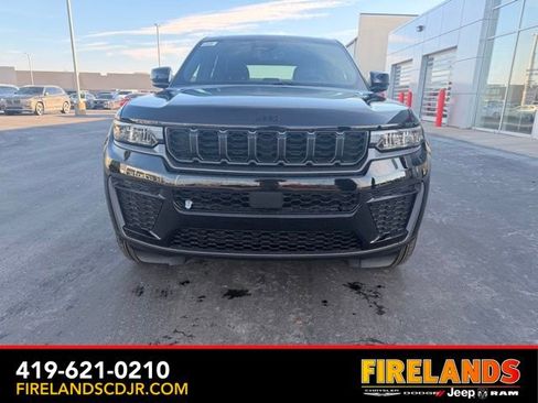 New 2026 Jeep Grand Cherokee Altitude image 7