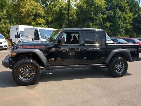 New 2025 Jeep Gladiator Mojave w/ Convenience Group image 10