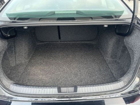 Used 2025 Volkswagen Jetta SE image 31