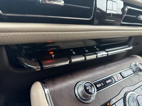 Used 2020 Lincoln Aviator Reserve w/ Equipment Group 202A image 30