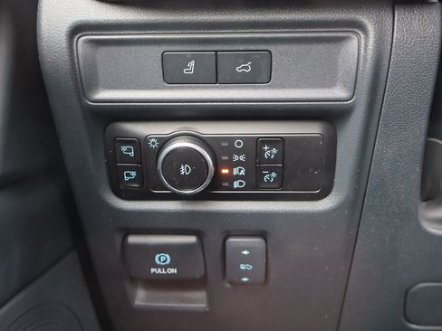 Certified 2023 Ford Expedition Platinum image 17