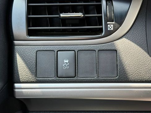 Used 2012 Toyota Camry SE FWD image 22