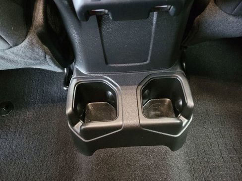 Used 2022 Jeep Wrangler Unlimited Sport image 33