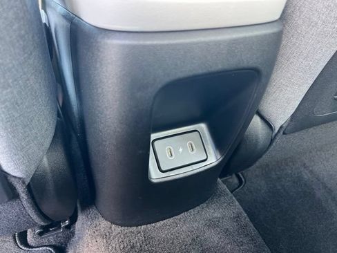 Used 2024 Hyundai Elantra Limited FWD image 19